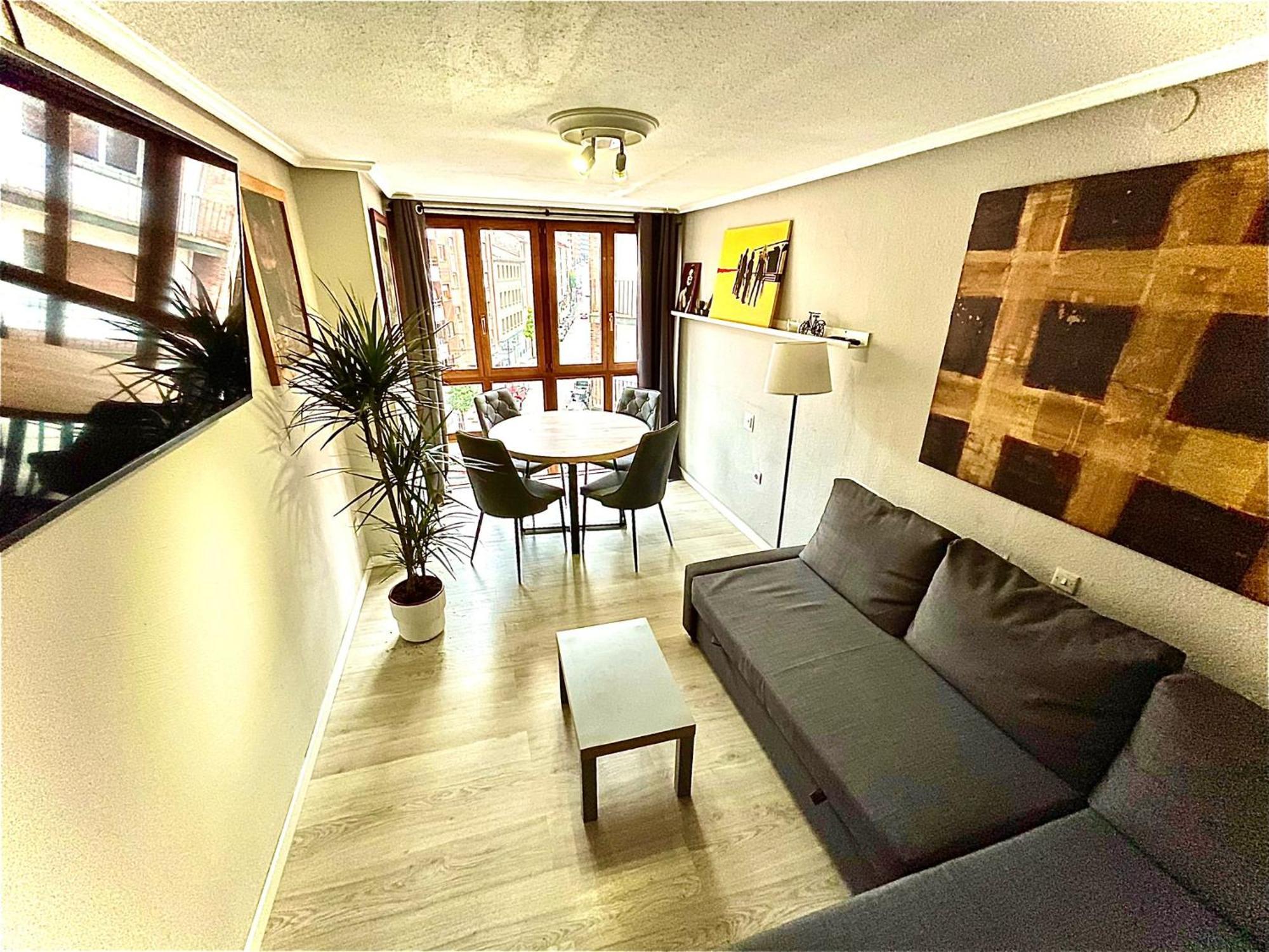 Paraguas Guesthouse Oviedo Esterno foto